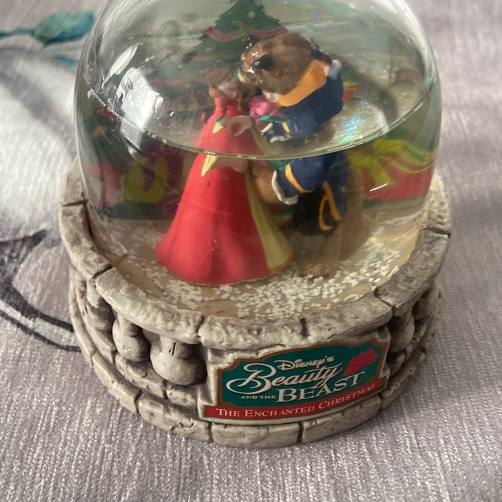 1997 Disney Beauty And The Beast Snow Globe- Ocean Spray Bell & The Beast